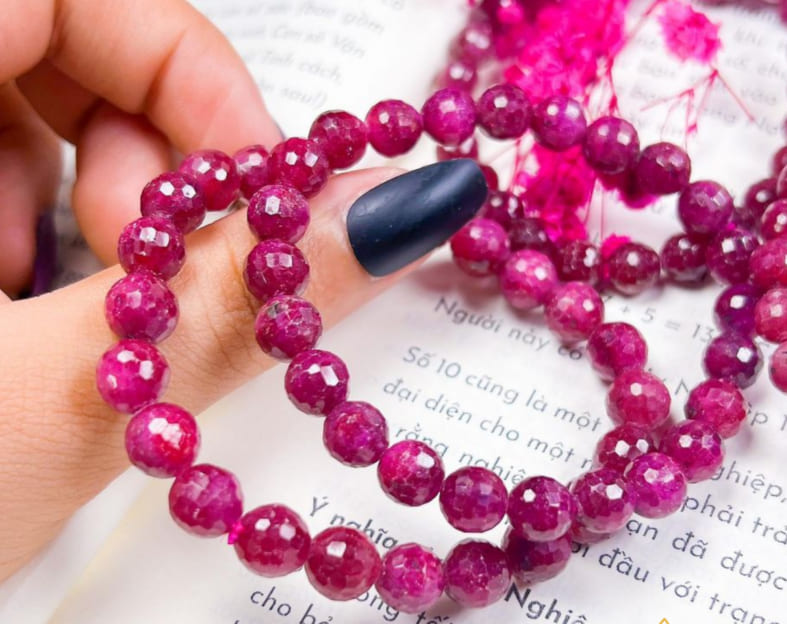 Ngọc và đá quý người bạn đồng hành tạo cảm hứng cho nghệ sĩ