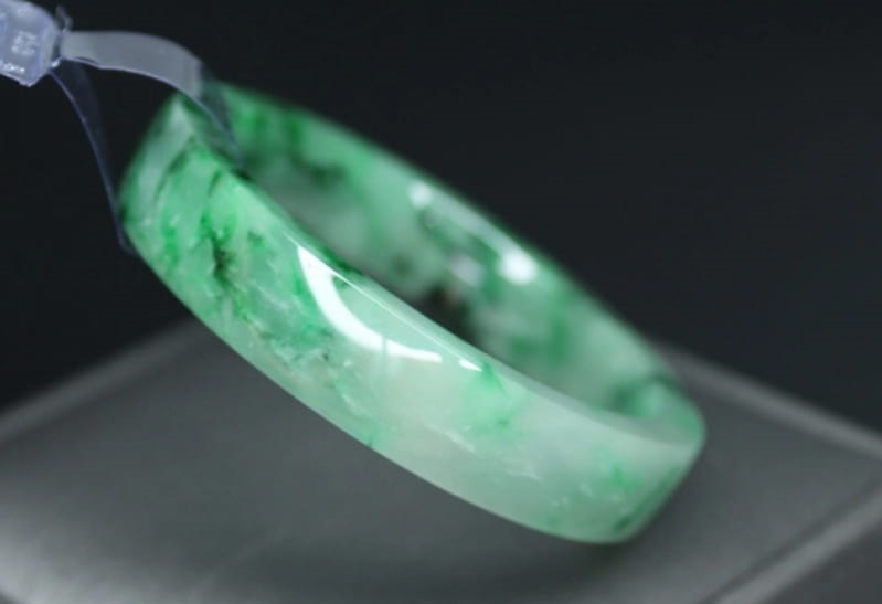 Ngọc phỉ thúy đẹp sang trọng giúp bạn khẳng định đẳng cấp