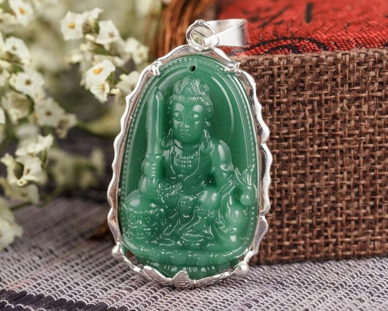 Mặt dây chuyền phật bản mệnh dành cho tuổi trẻ