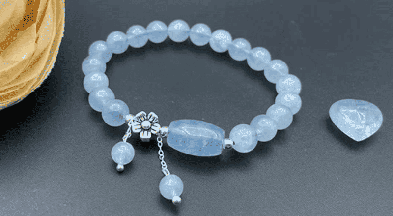 Ngọc giúp bảo vệ năng lượng cho người đi xa