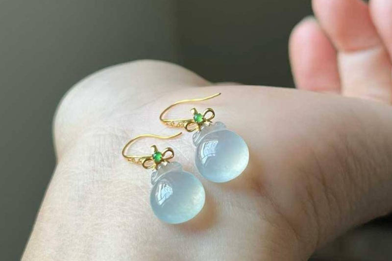 Trang sức ngọc giúp ổn định cảm xúc và tăng cường ý chí