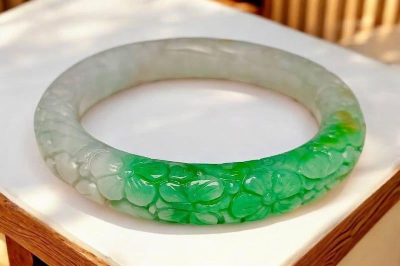 Ngọc thể hiện đẳng cấp và vị thế của doanh nhân